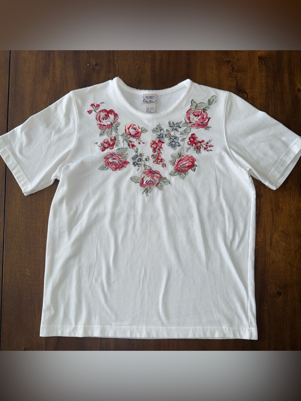 City Blues White Embroidered Roses Short Sleeve Shirt M Cottagecore Grannycore